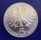 1975 G Germany 5 Deutsche Mark Albert Schweitzer KM# 143  — photo 2