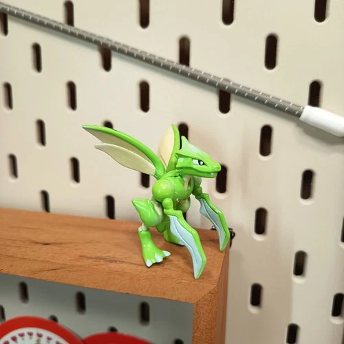 Vintage TOMY Pokemon SCYTHER 2" Mini Figure Nintendo CGTSJ Toy Collectible