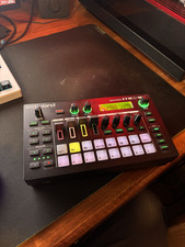 Roland MC101 4 Tracks Groovebox Sequencer
