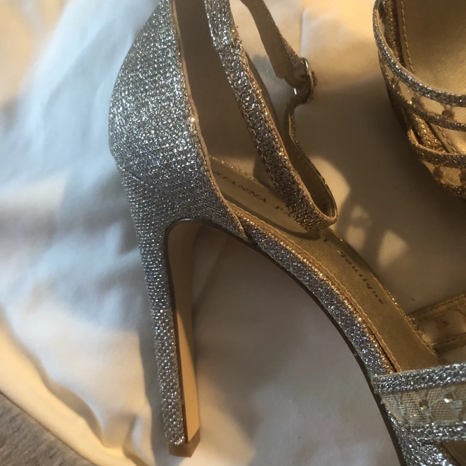 Tacones Adrianna Papell Foto 3 de 4