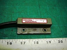SENTROL GUARD MAGNETIC SAFETY SWITCH 151-7Z-12K LR89176 120VAC 28VDC, 2" LEAD