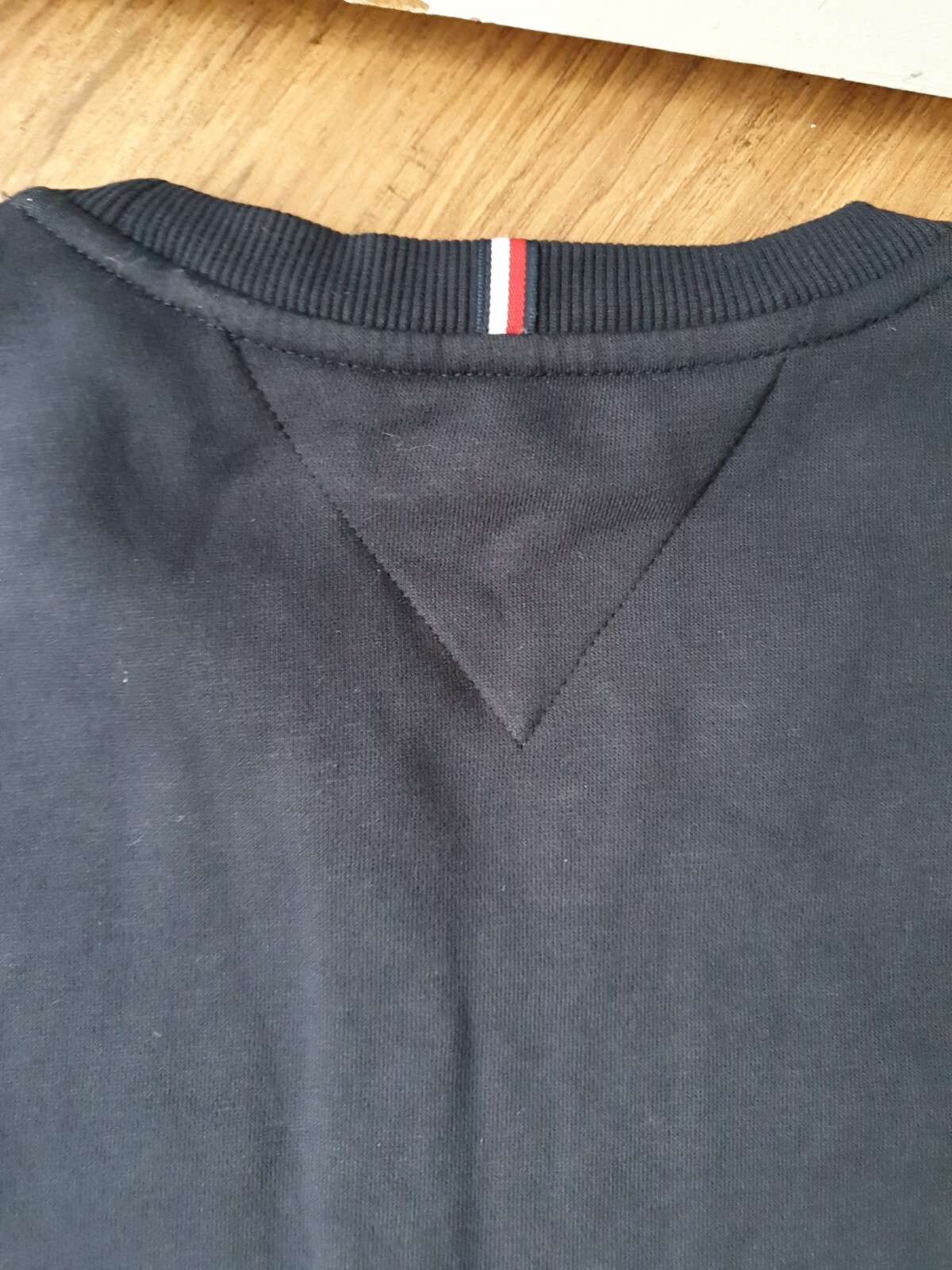 Tommy Hilfiger Blue Big Flag Graphic Men’s Large Crewneck Sweatshirt RRP $89.99 image 7
