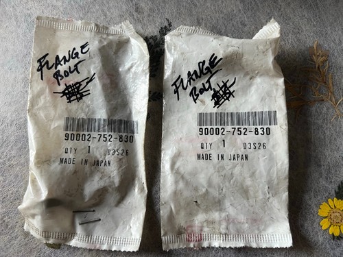 NOS Honda Flange Bolt 90002-752-830 / 88 - 91 NT650 - Picture 3 of 3