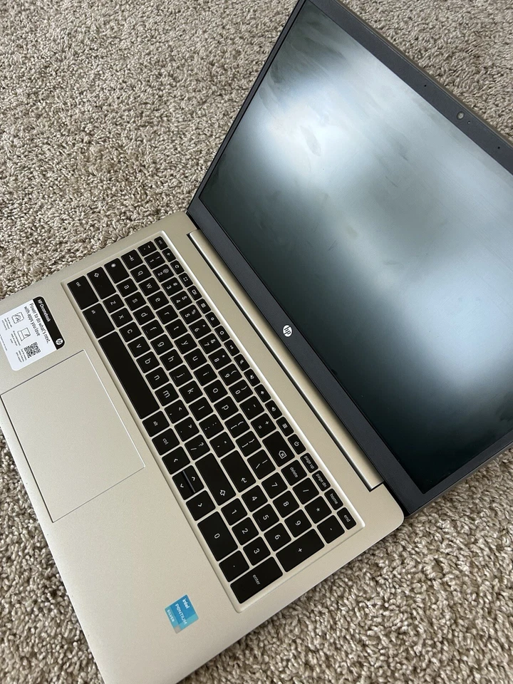 Hp Chromebook 15.6 Inch 128 Gb (Rarely Used) With Box And Charger - Image 2 of 4