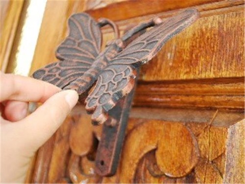 Cast Iron Antique Style Butterfly Door Knocker - Picture 3 of 6