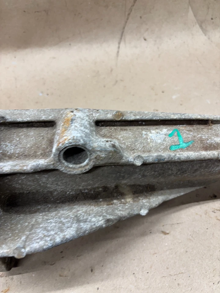 63 64 66 Ford Falcon Mustang Comet 3 velocidades manual eje trasero carcasa C4GR-7A040 Foto 3 de 4