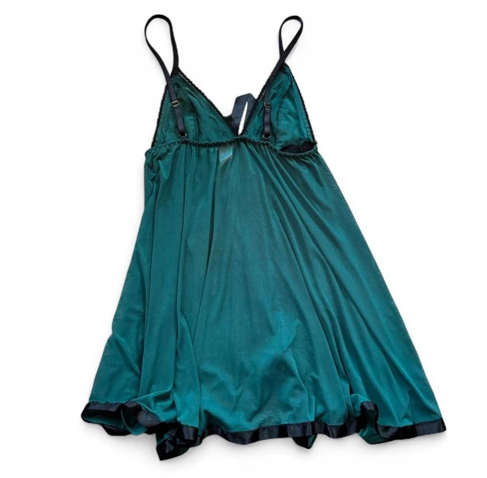 Black and Green Lace Lingerie Slip with Bow Detail Size Large - Image 3 of 4