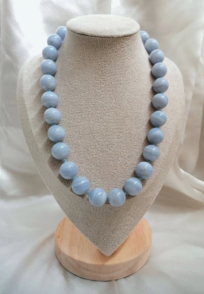 SPETTACOLARE COLLANA REGOLARE IN AUTENTICO E PREZIOSO CALCEDONIO GROSSO CALIBRO. - Immagine 2 di 4