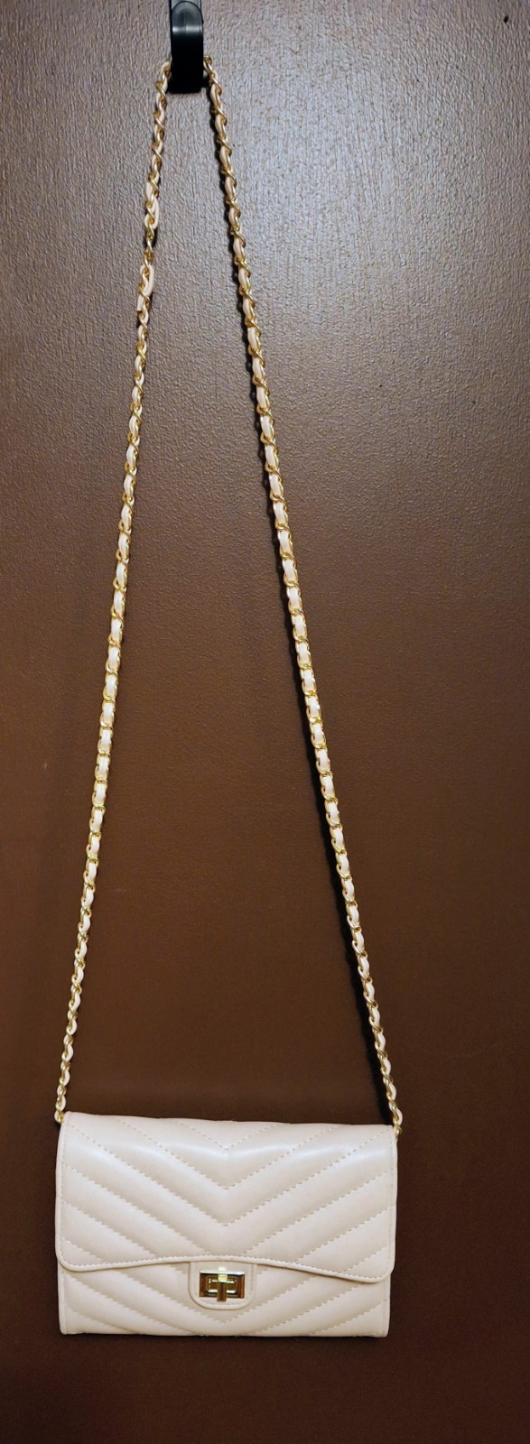 Quilted White Leather Crossbody Bag with Gold Chain Strap