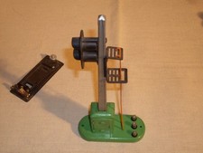 Lionel Block Signal 153 w/153C Contact. Superb, working and layout ready. LN