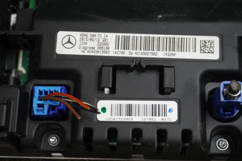 Mercedes Benz Clase CLA250 2015 radio tablero información pantalla OEM A2469007314 Foto 3 de 4