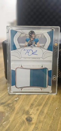2021 National Treasures Trevor Lawrence Rookie Jumbo Patch Auto Booklet 66/99 RC