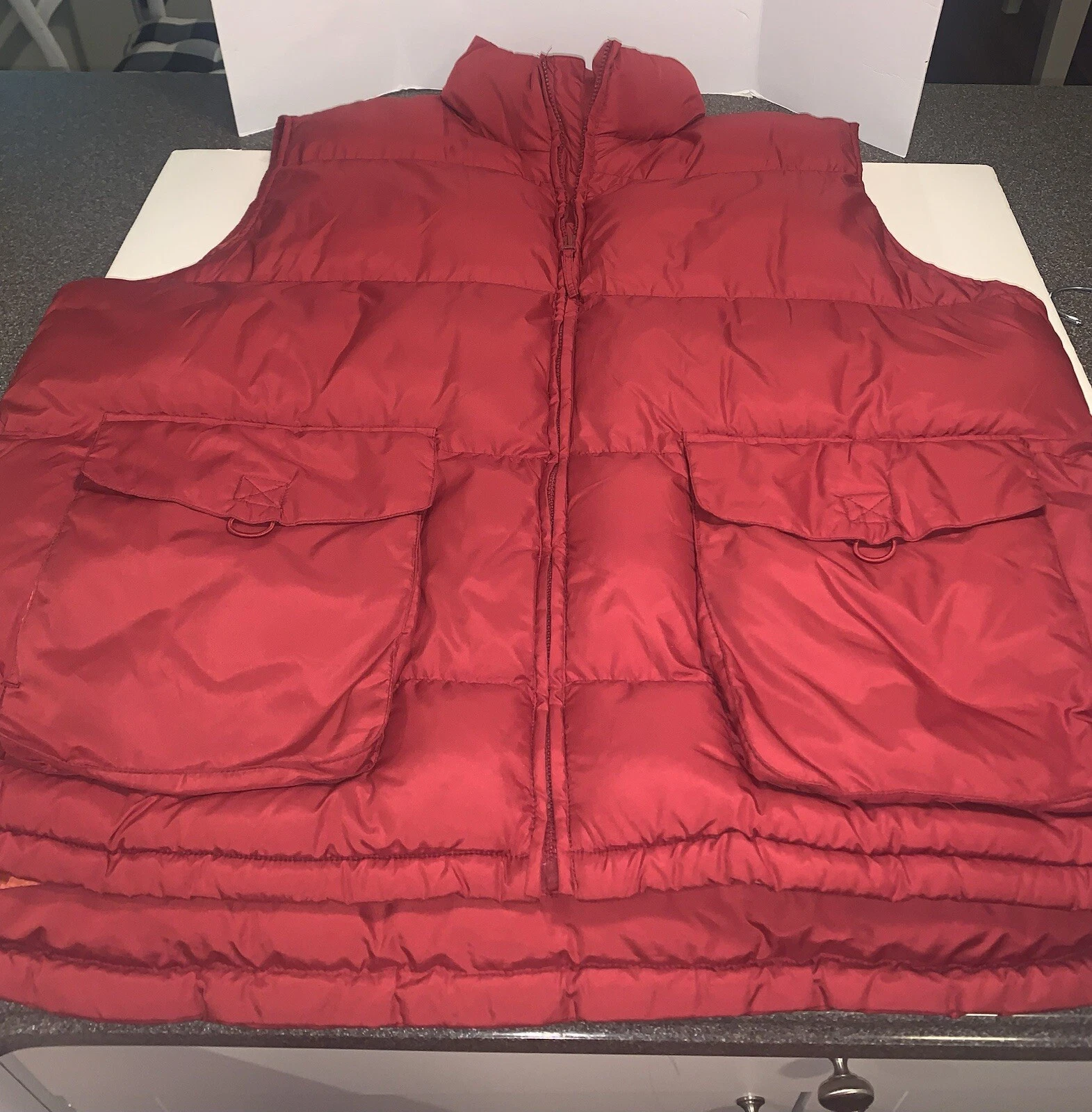 St John’s Bay Men’s Large Sleeveless Puffer Vest Fishing Hunting Hiking Red