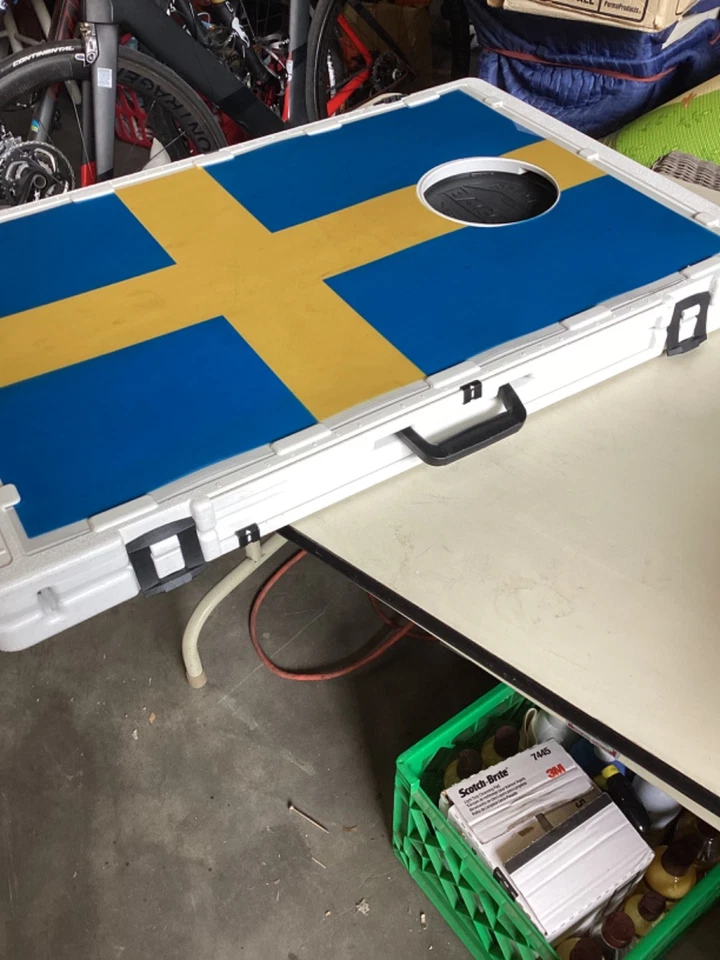 Bolsa de frijoles Baggo para lanzar portátil Cornhole puerta trasera juego sin bolsas bandera de Estados Unidos y Suecia Foto 4 de 4