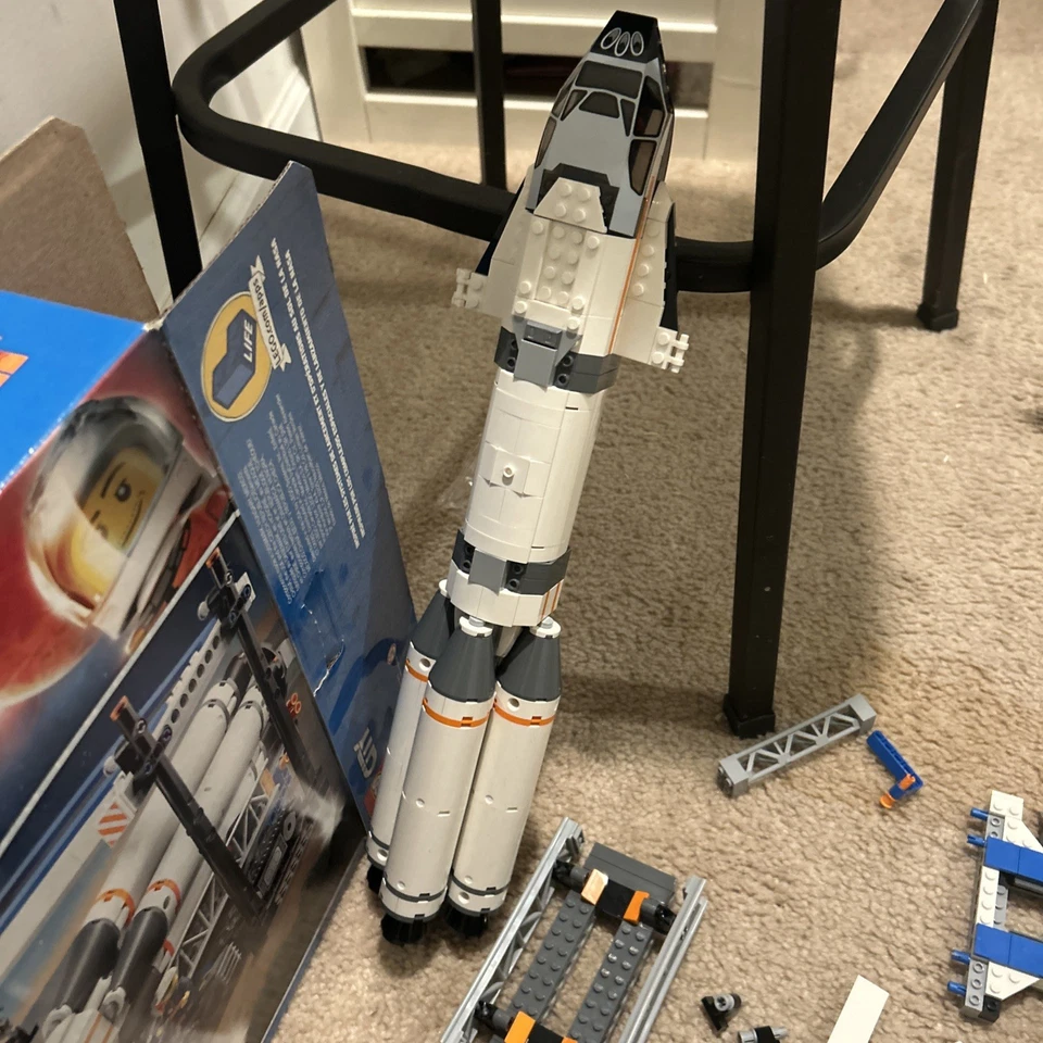 LEGO City 60229 montaje y transporte de cohetes Foto 2 de 4