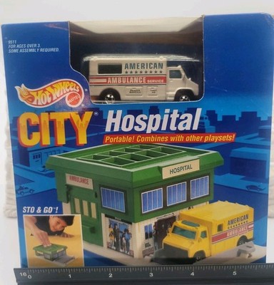 1990 Mattel Hot Wheels City Sto & Go Hospital NIB
