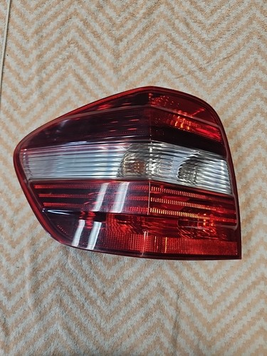 09-11 Mercedes W164 ML350 ML550 Left Driver Side Tail Light Lamp OEM. Tested