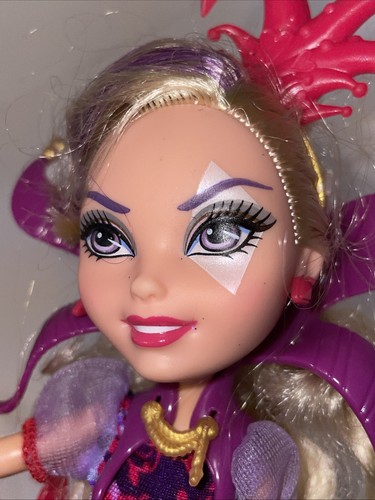 Tarjeta Ever After High Way Too Wonderland Courtly Jester Doll Daughter of Joker - Imagen 6 de 12