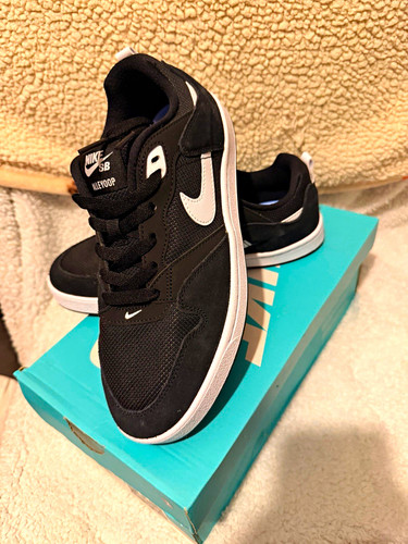 Nike SB Alleyoop GS Unisex Kids Suede Low Top Trainers Black/White UK 6 EU 39