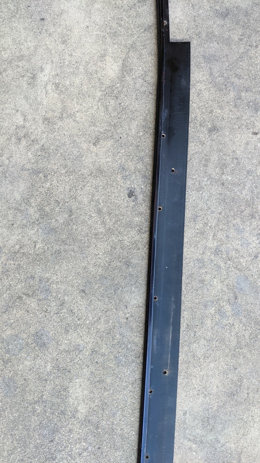 FERRARI 308 GTSi PARTS  right DOOR WINDOW Belt molding 60508200