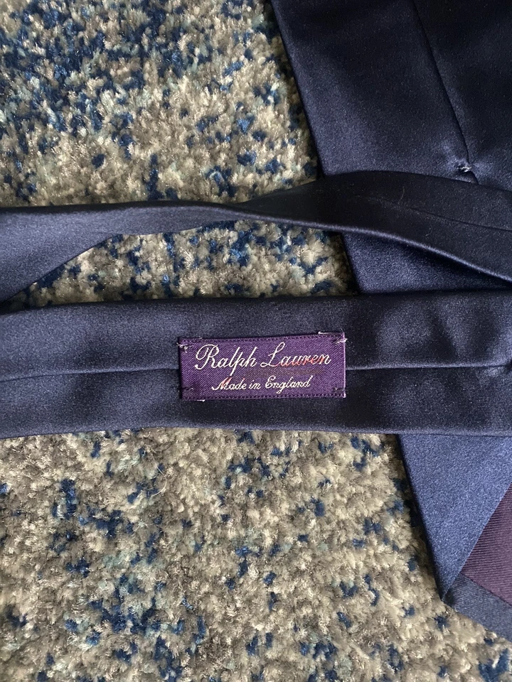 Corbata Ralph Lauren Etiqueta Púrpura Sólida Azul Marino Satinado Hecha a Mano Seda Inglaterra Foto 3 de 4