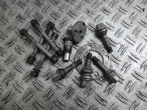 BMW K100 EZ:88 Schwingenbolzen Set Radbolzen 70813