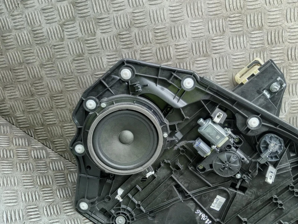 FORD KUGA DOOR WINDOW REGULATOR FRONT RIGHT LV4B-S23200-CB MK3 2022 - 2024 - Image 4 of 4