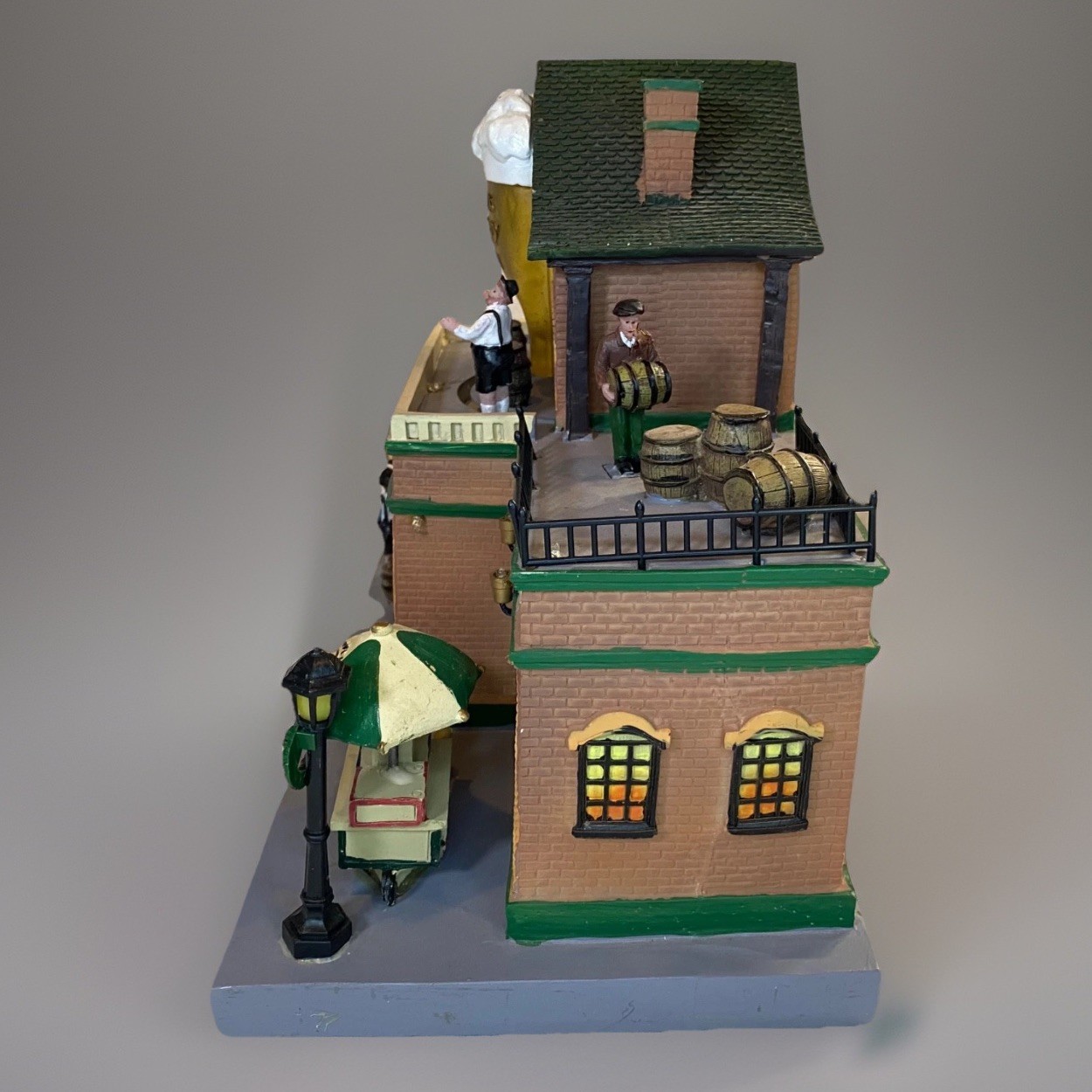 Carole Towne Harvey's Hoppy Stein Animatronic Lighted Musical Village -No Cord