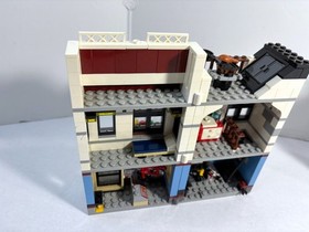 LEGO City: Creator Bike Shop & Caf&eacute; {Cafe} 31026 (2014)