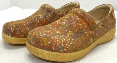 Alegria ''Keli'' Ric Rack Tan Slip-On Professional Shoe Women s US Size 9, NIB