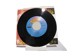 45 RECORD - THREE DOG NIGHT - MAMA TOLD ME NOT TO COME