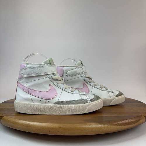 Kleine Kinder Mädchen Nike Blazer Mid '77 weiß rosa mittelhohe Turnschuhe Schuhe Größe 12 C