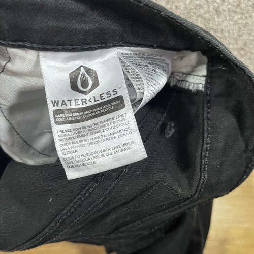 Levi's 569 Waterless Bermuda Shorts Men's 36 Black Denim 5-Pockets Zip Fly - Picture 8 of 10