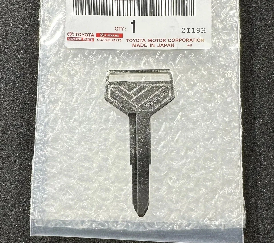 75-88 TOYOTA COROLLA LE DX DLX MASTER SIN CORTAR FÁBRICA DISTRIBUIDOR LLAVE EN BLANCO FABRICANTE DE EQUIPOS ORIGINALES NUEVO Foto 2 de 4