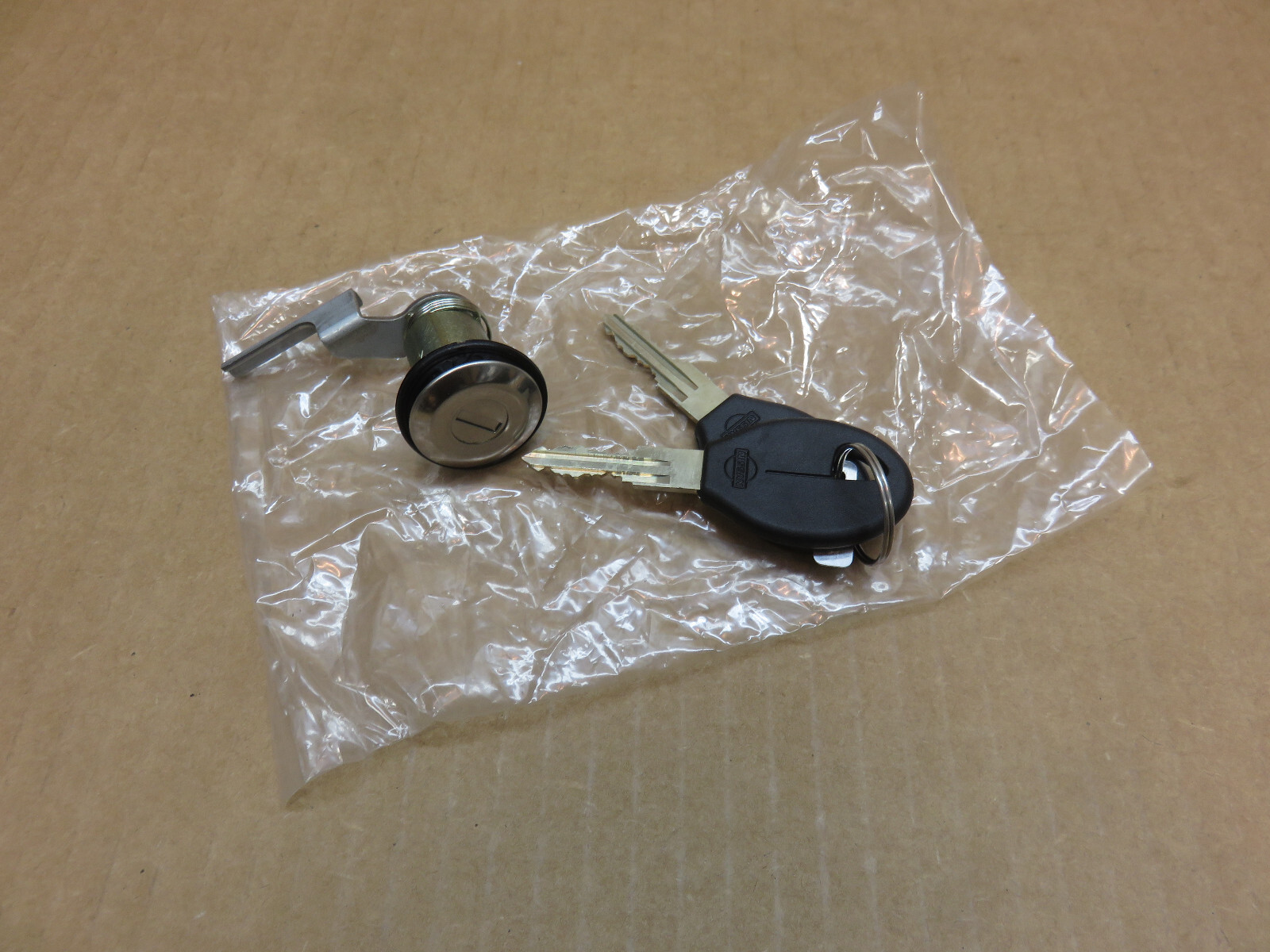 NEW OEM 89-94 NISSAN 240SX S13 COUPE TRUNK LOCK, 2 NISSAN KEYS ...