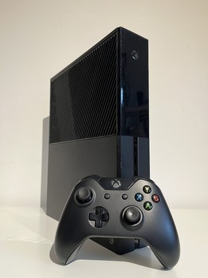 Microsoft Xbox One 500GB Konsole + Controller