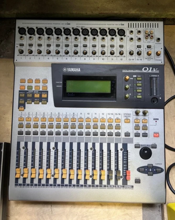 YAMAHA O1V DIGITAL MIXING CONSOLE 16CH 24IN/14OUT with MY8-AT AC100V 50/60Hz 55W - Image 2 of 4