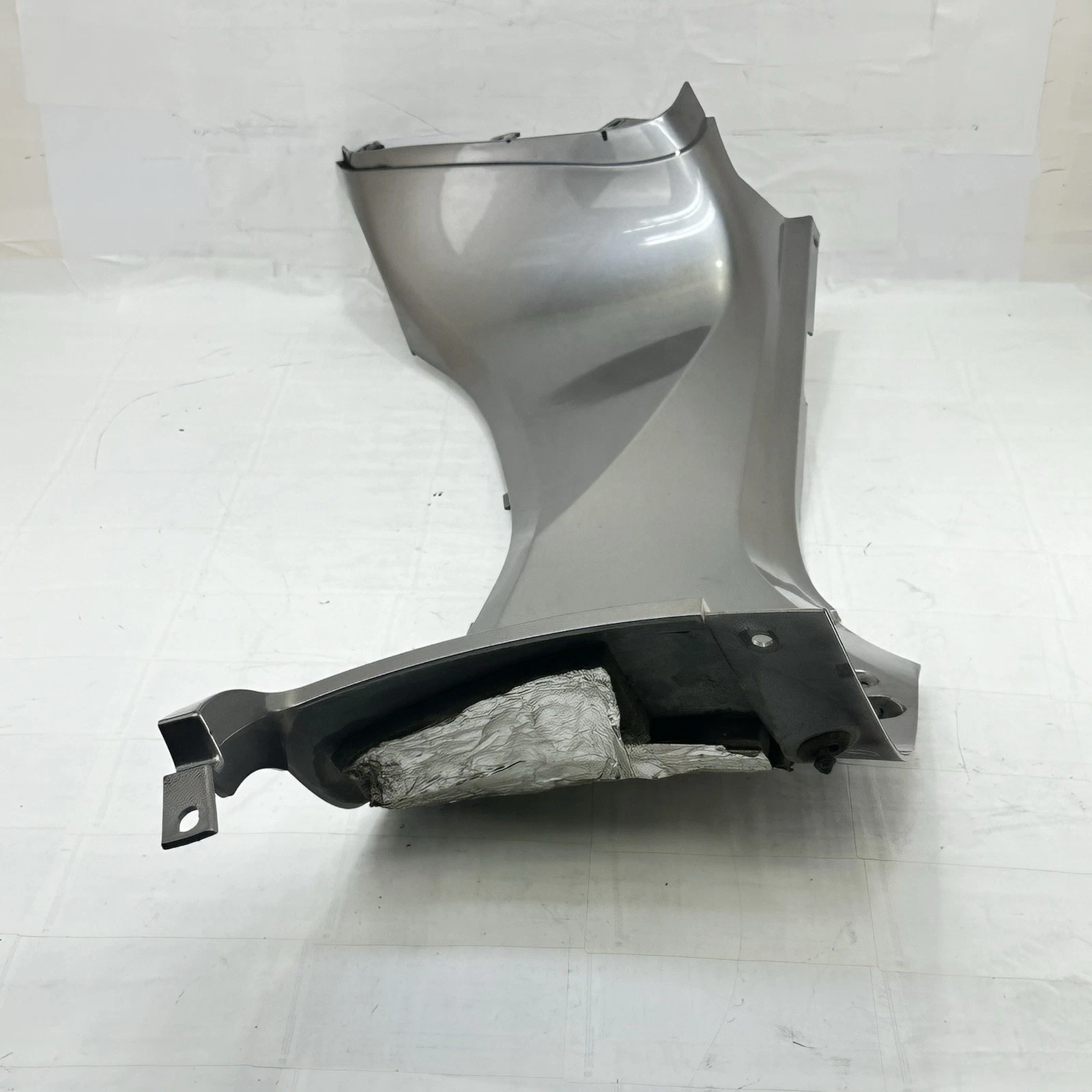 2012 CAN-AM SPYDER RT-S SE5 RIGHT SIDE FAIRING BODY LATERAL PANEL SILVER PLASTIC