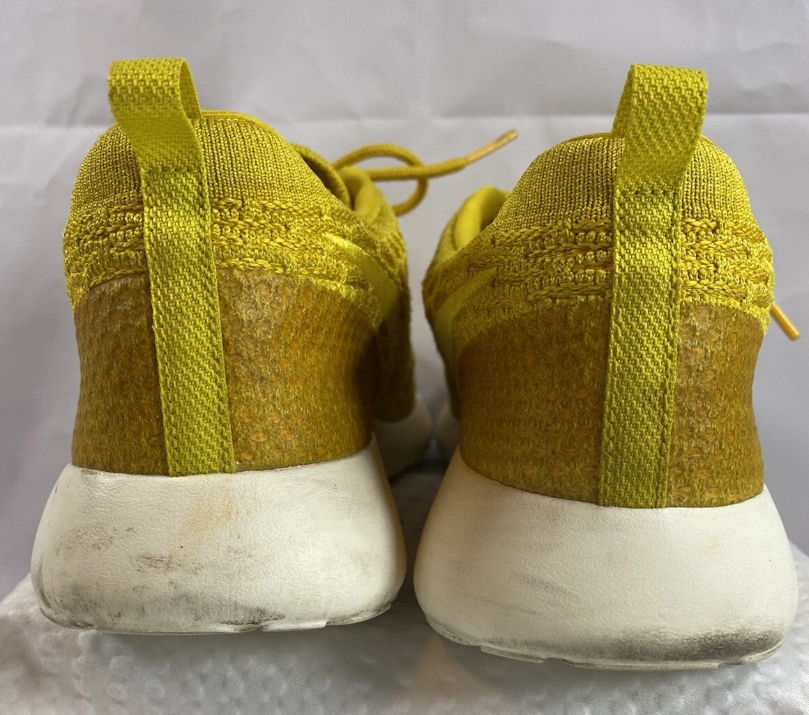 Nike Rosherun Flyknit Women's Running Shoes 704927-700 White/Gold Sz 7.5 US