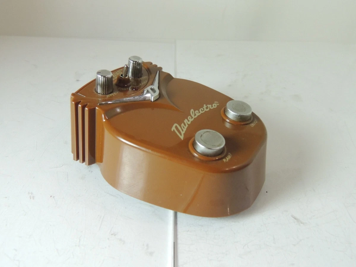 Danelectro DJ20 Rocky Road Rotating Spinning Speaker Leslie Tone Effects Pedal
