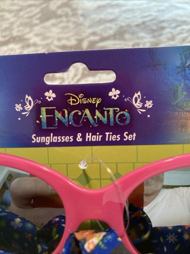 Disney Encanto Girls Sunglasses  With Three Scrunchies Ages 3+ New With Tag - Picture 5 of 9