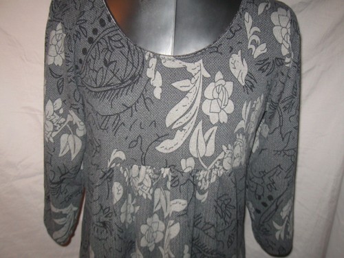 REBORN Floral Fit and Flare Gray Empire Dress Tunic Top Blouse Jrs L Lagenlook - Picture 3 of 7