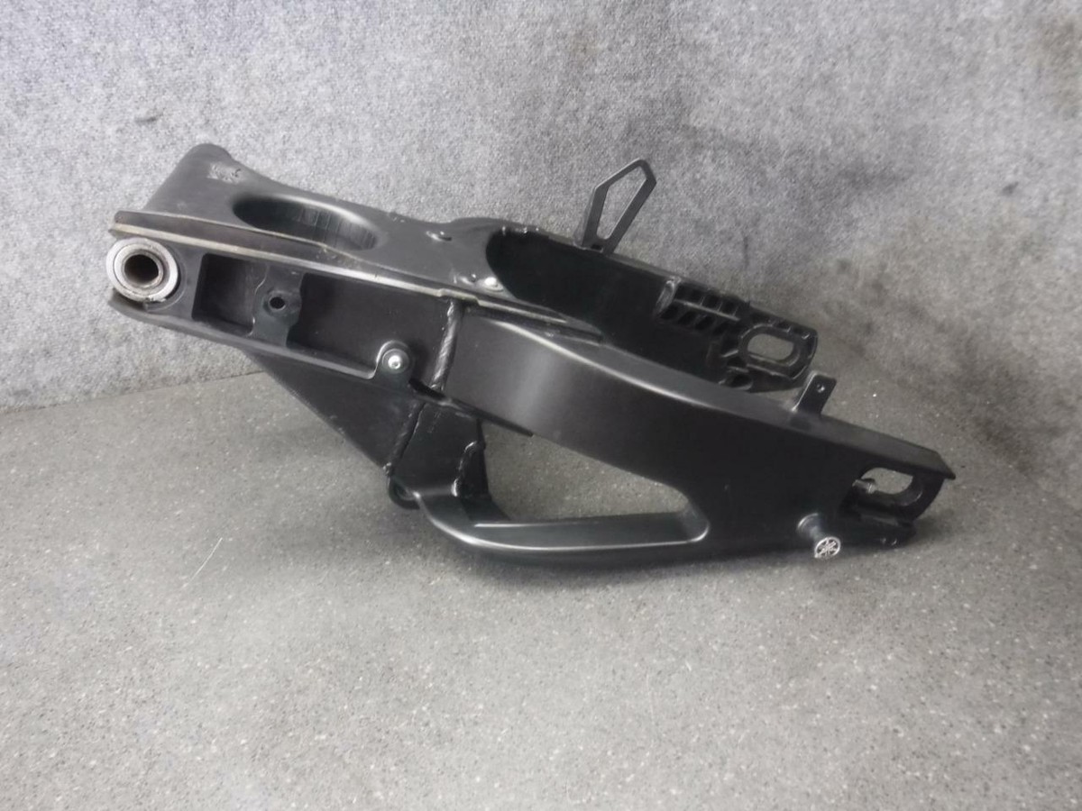 12 Yamaha YZF R1 Swing Arm 64E | eBay