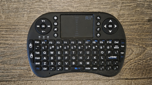 Mini teclado inalámbrico Rii i8+ 2,4 GHz con panel táctil y cable de carga - sin probar - Imagen 2 de 4