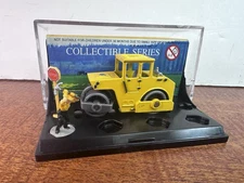 HO Scale Construction Smart Toys Yellow Road Roller with Figure and Road Sign