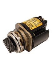 Allen-Bradley 800T-U13 300 V AC 1000 Ohms Pot...