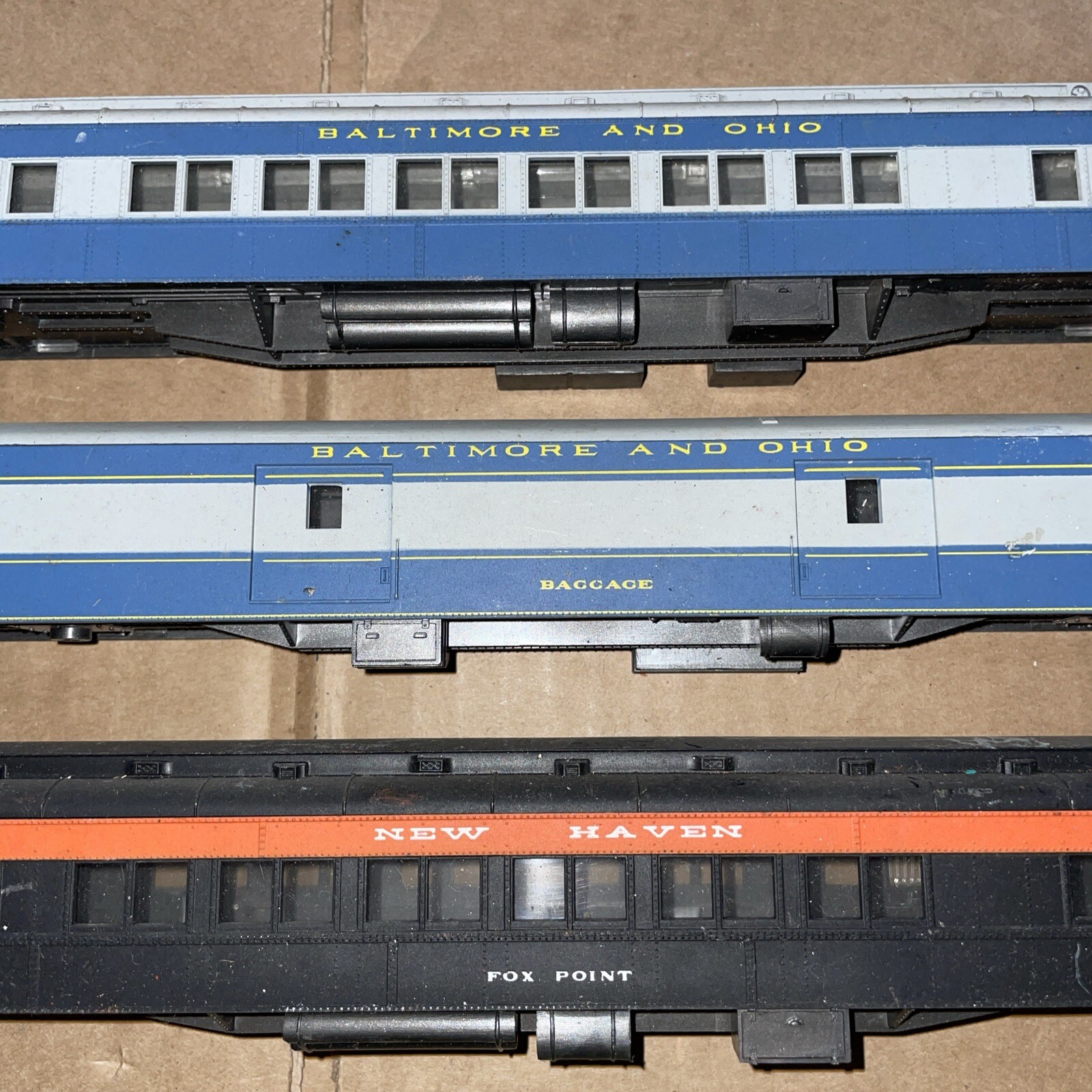 Vintage Lot Of 3 HO Scale Rivarossi Passenger Cars All With No Trucks B