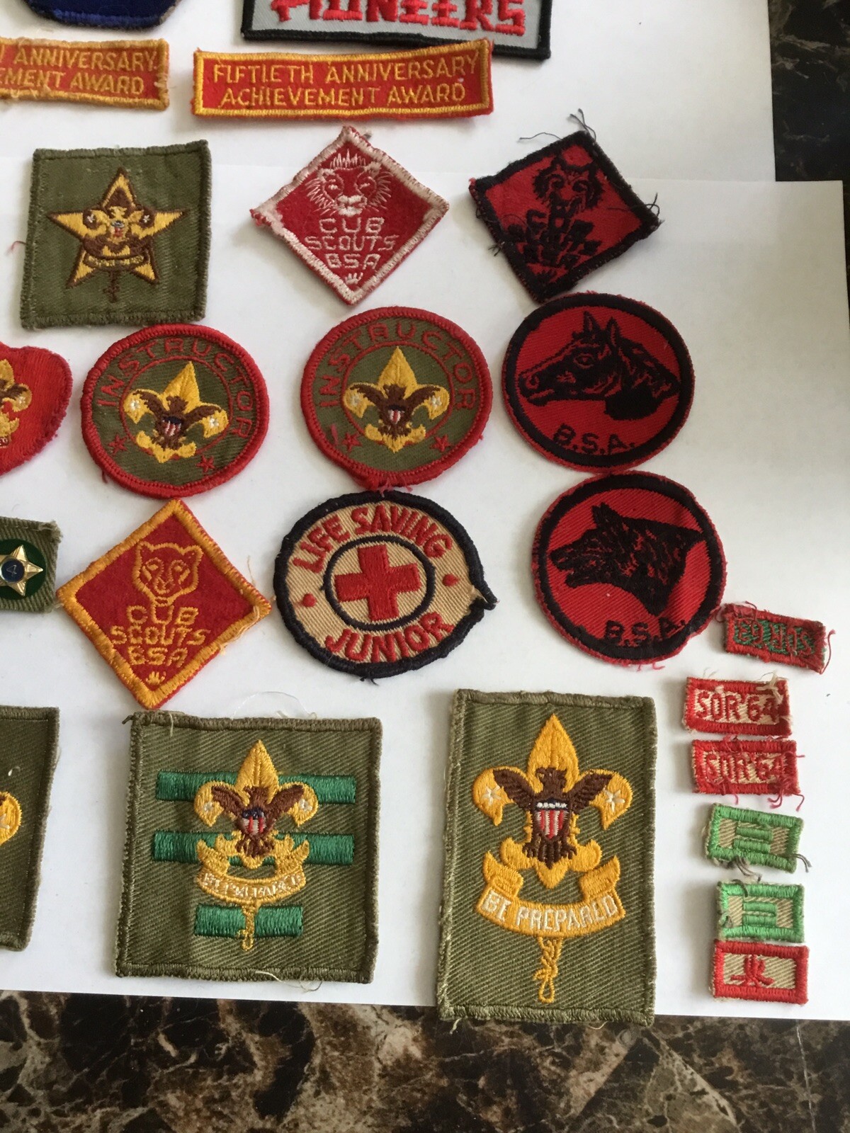 HUGE LOT VINTAGE MIXED BOY SCOUTS & CUB SCOUTS BADGES & COMMEMORATIVE PIECES eBay