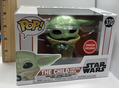 Star Wars Funko Pop 370 The Child Mandalorian Control Knob Gamestop Protector