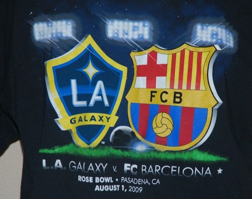 LA Galaxy v Barcelona at the Rose Bowl August 1, 2009 T-shirt Soccer Futbol RARE - Picture 2 of 4